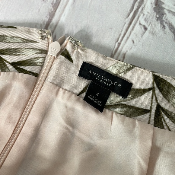 Ann Taylor Midi Skirt - Picture 3 of 3